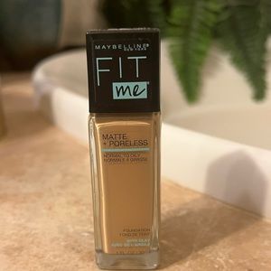 Maybelline Poreless Foundation
